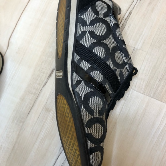 SOLD COACH Women’s Black & Silver Sneaker Shoes - Picture 6 of 8